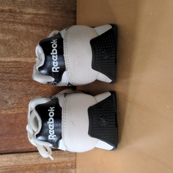 Reebok 7.5 shoe - Picture 6 of 8